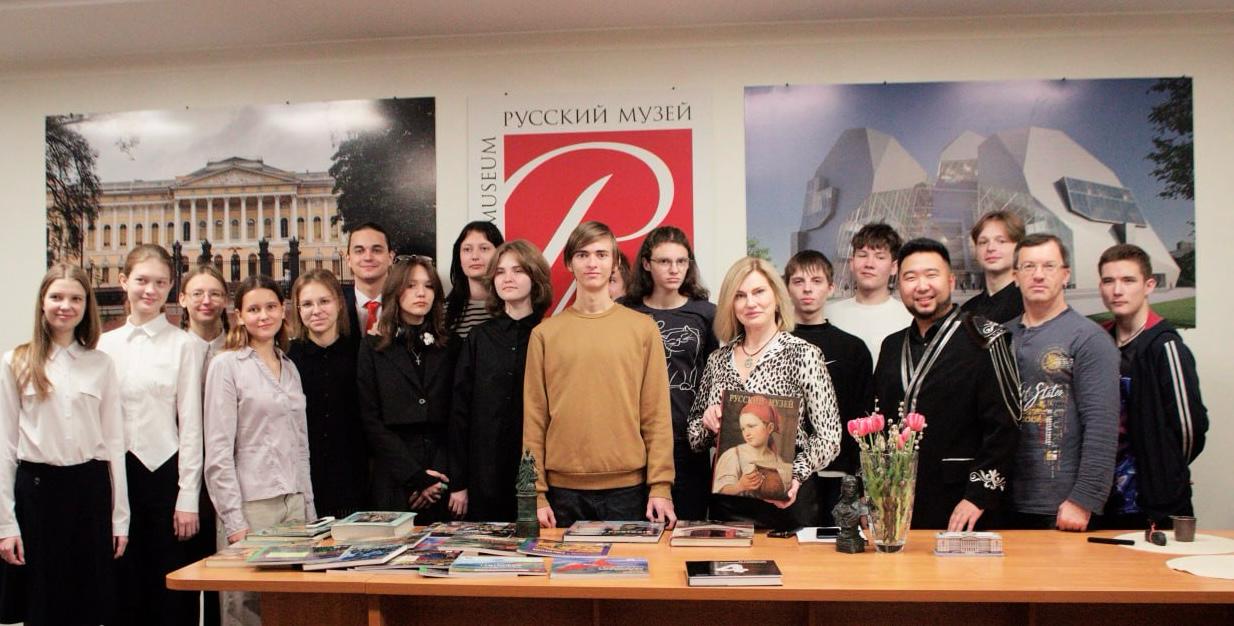 Мастер-класс по игре на алтайском варгане, искусство коренных народов Сибири и лекция «Широка страна моя родная». Как прошёл День народного единства на площадках Русского музея в Когалыме и Кемерове